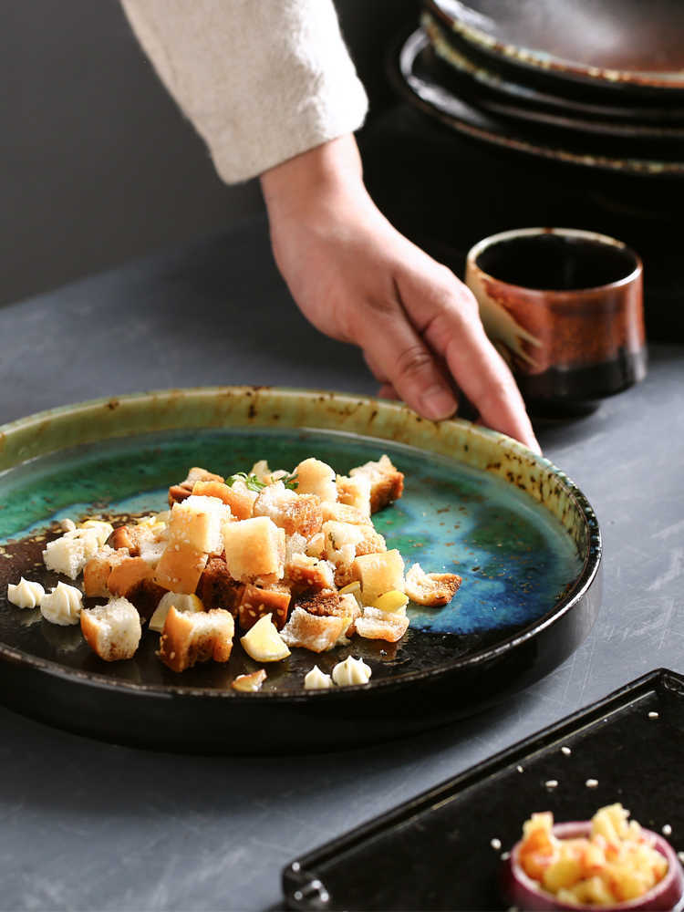 Creative Round Ceramic Plate