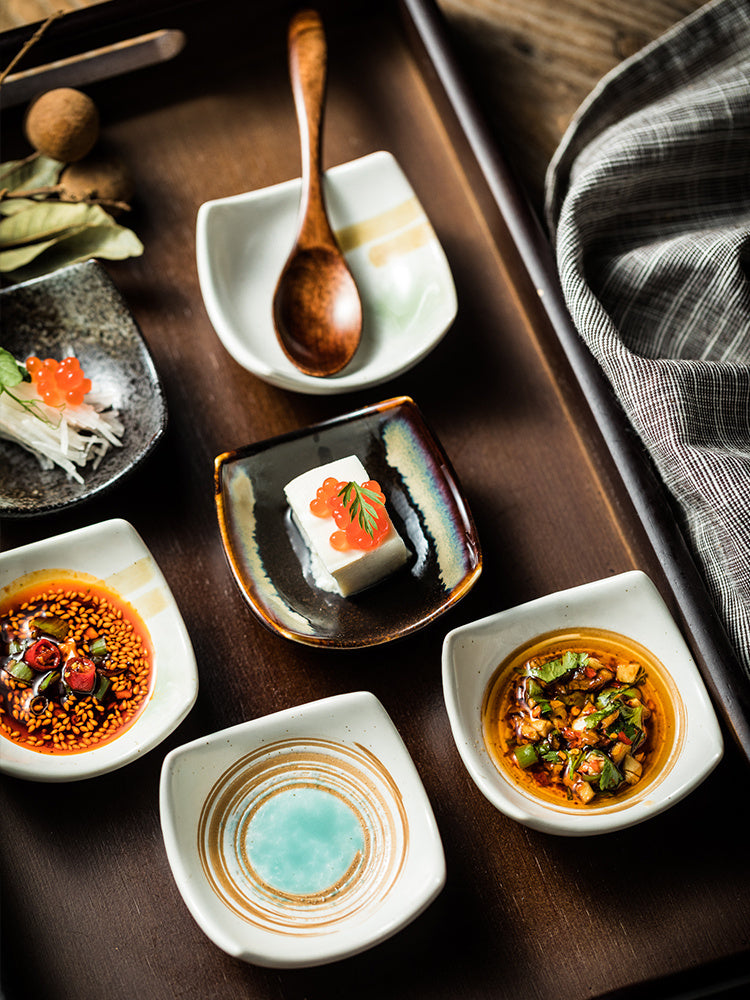 Curved Ceramic Four-corner Dish