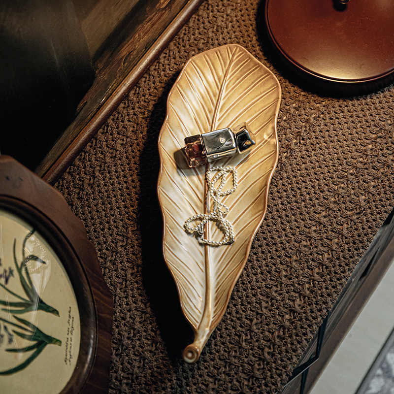 Vintage Leaves Style Ceramic Plate