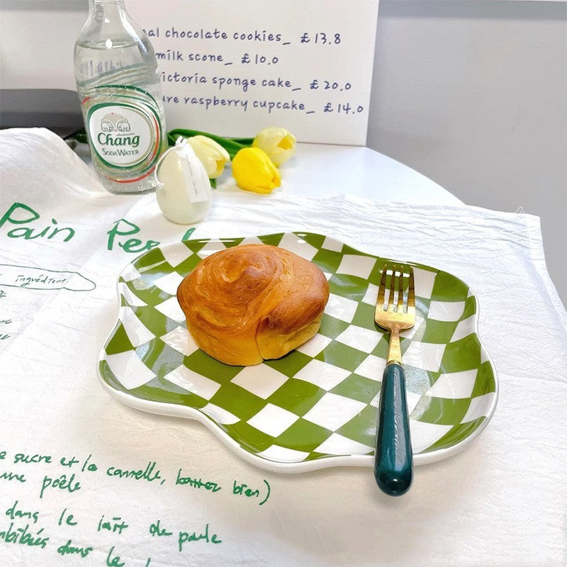 Black And White Green Irregular Cloud Plate