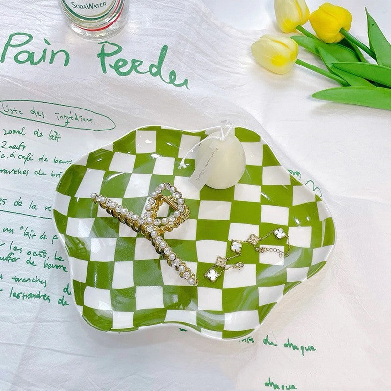 Black And White Green Irregular Cloud Plate