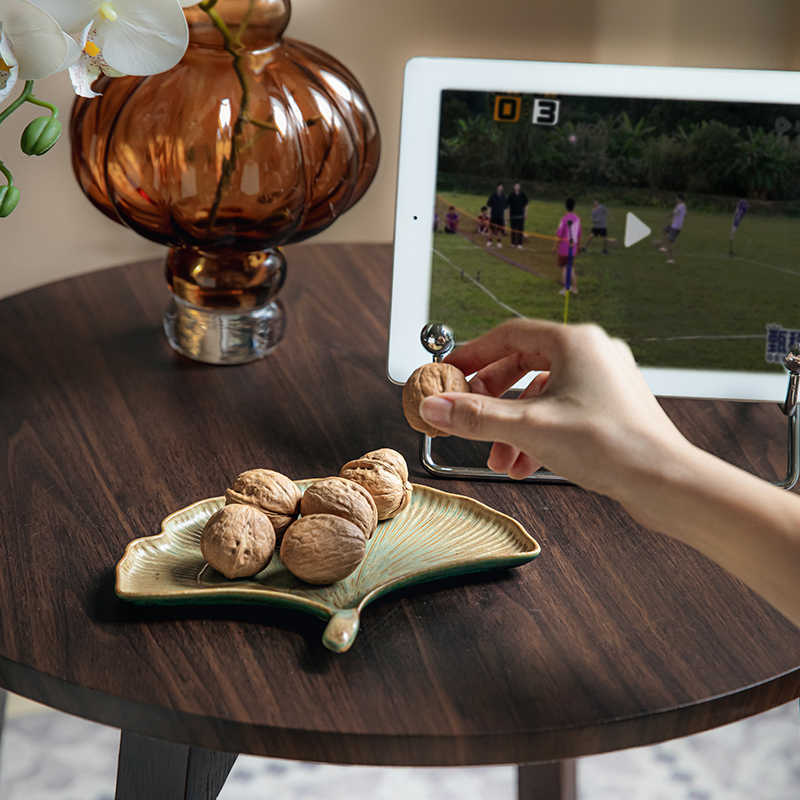 Stoneware Fan-shaped Plate